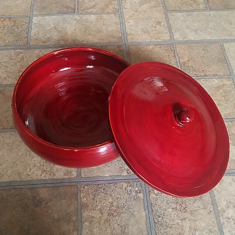 Decorative storage bowl with lid